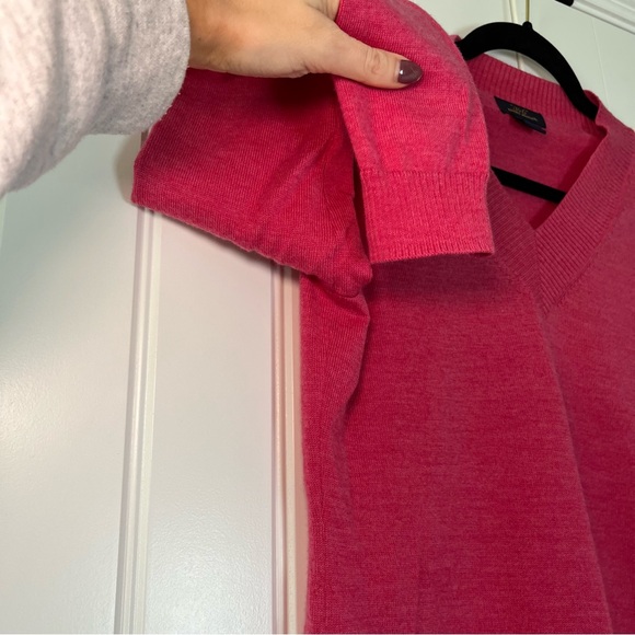 Brooks Brothers Merino Wool Pink V Neck Sweater Size Small Winter Cozy Preppy - Picture 4 of 7